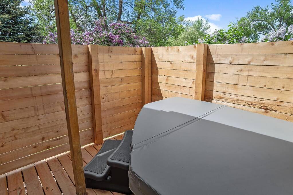 Guest Suite-hot Tub-close To Town
