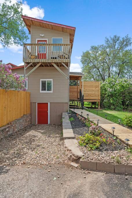 Holiday home Guest Suite-hot Tub-close To Town *