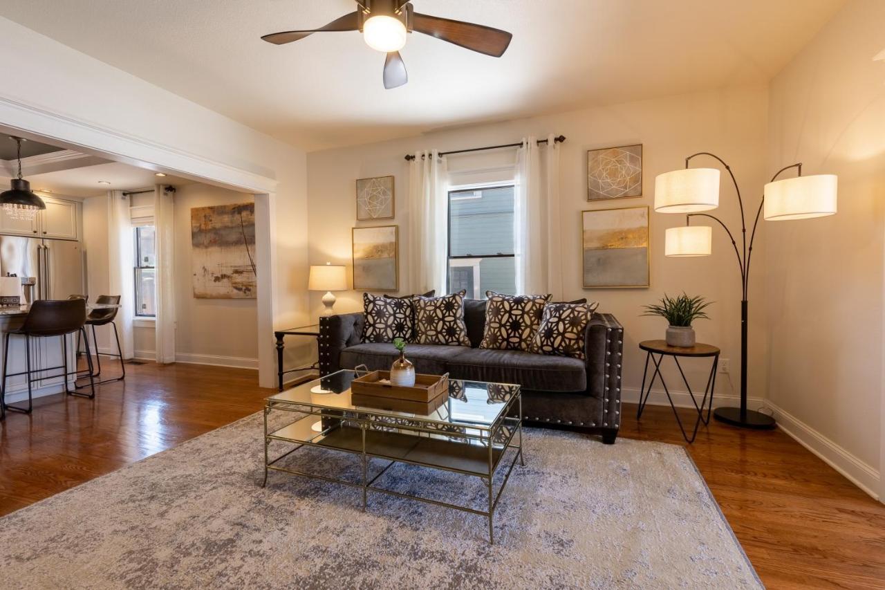 Luxury W/ Private Patio Mins Away From Dt Rc Holiday home *