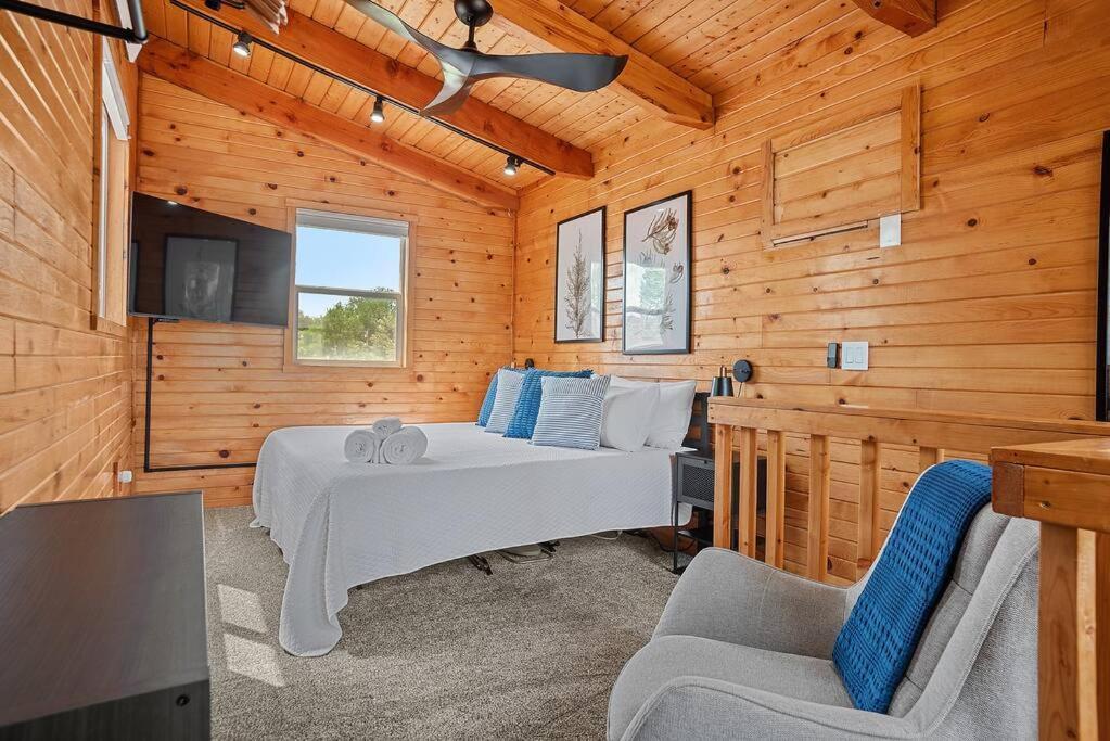 Guest Suite-hot Tub-close To Town