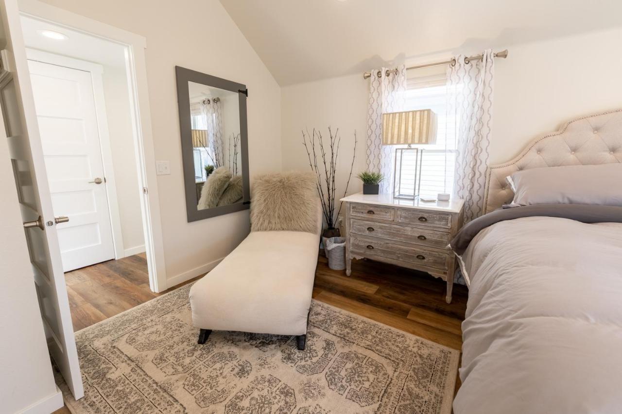 Luxurious Historic Renovated Dt Rapid With Private Patio Holiday home