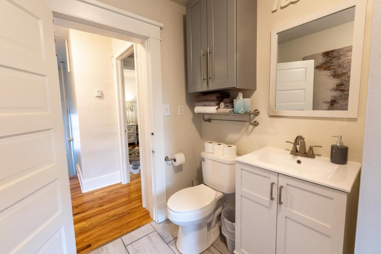Cozy 2 Bdrm Vacation - 1 Mile To Dtwn Rapid
