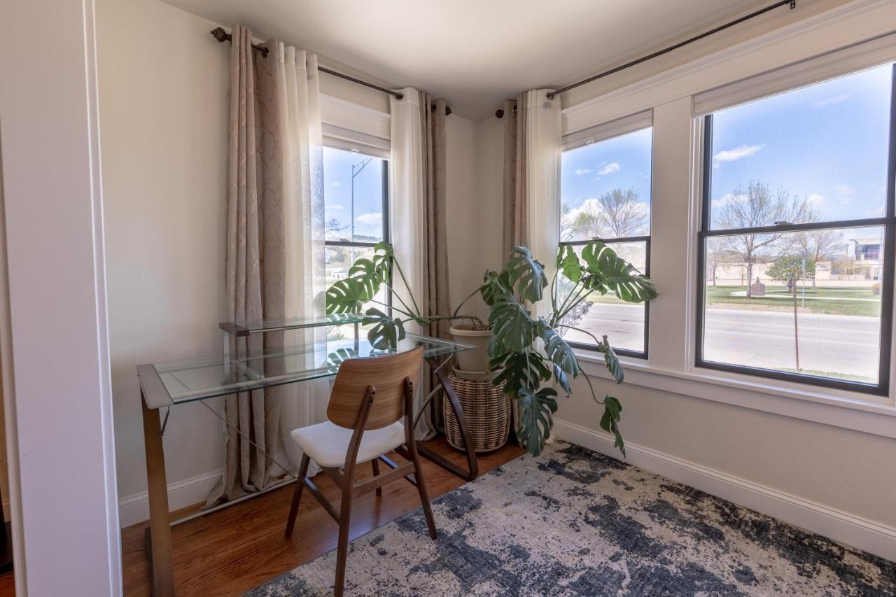 Luxury W/ Private Patio Mins Away From Dt Rc Holiday home Rapid City