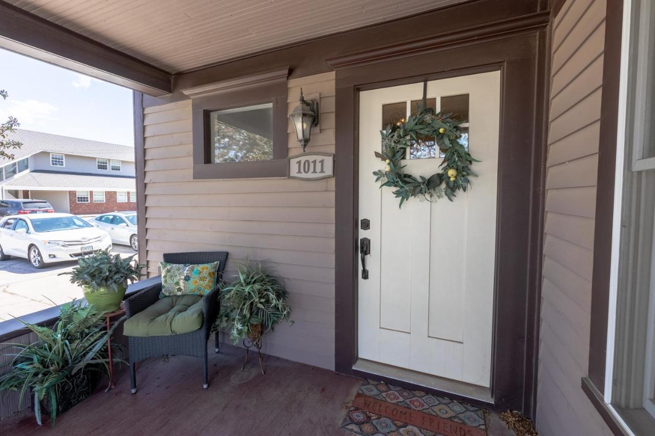 Luxury W/ Private Patio Mins Away From Dt Rc Holiday home *