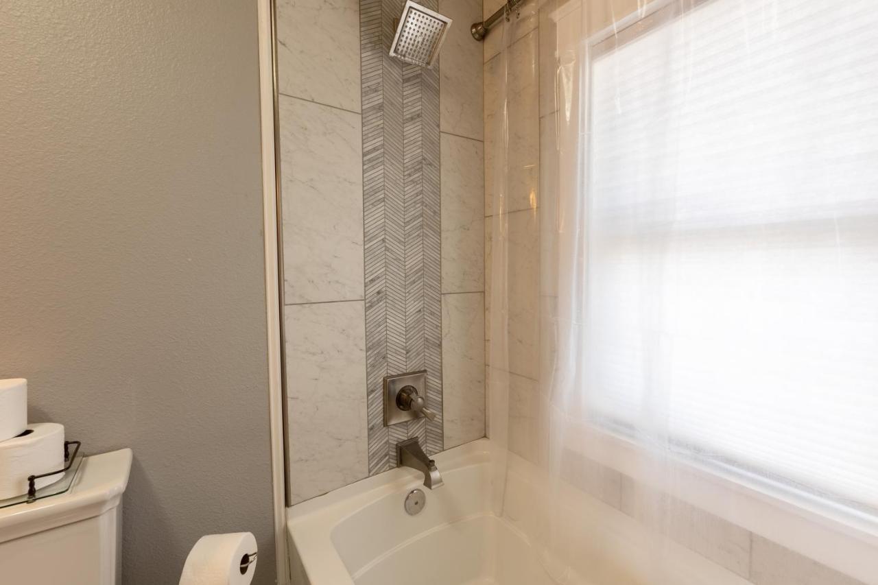 Luxury W/ Private Patio Mins Away From Dt Rc Holiday home Rapid City
