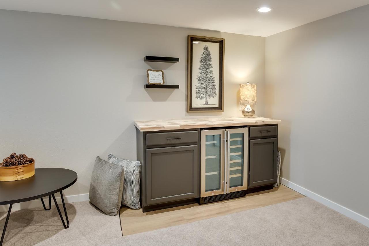 Modern Rapid Vacation With Deck Holiday home Rapid City