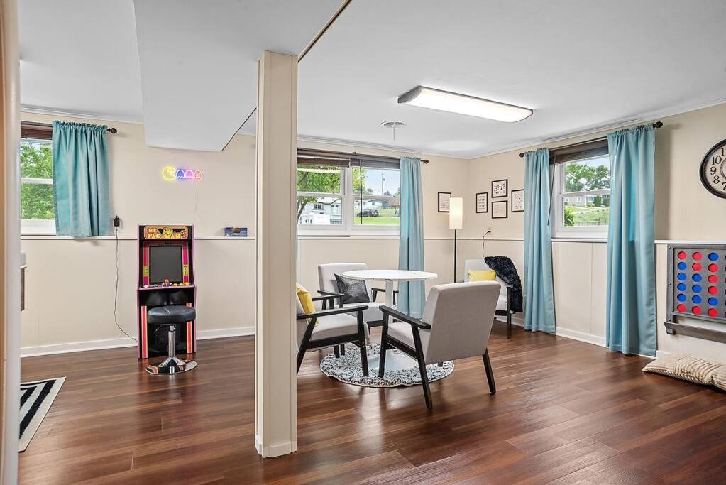 Mid-century Magic - Huge Space * Rapid City