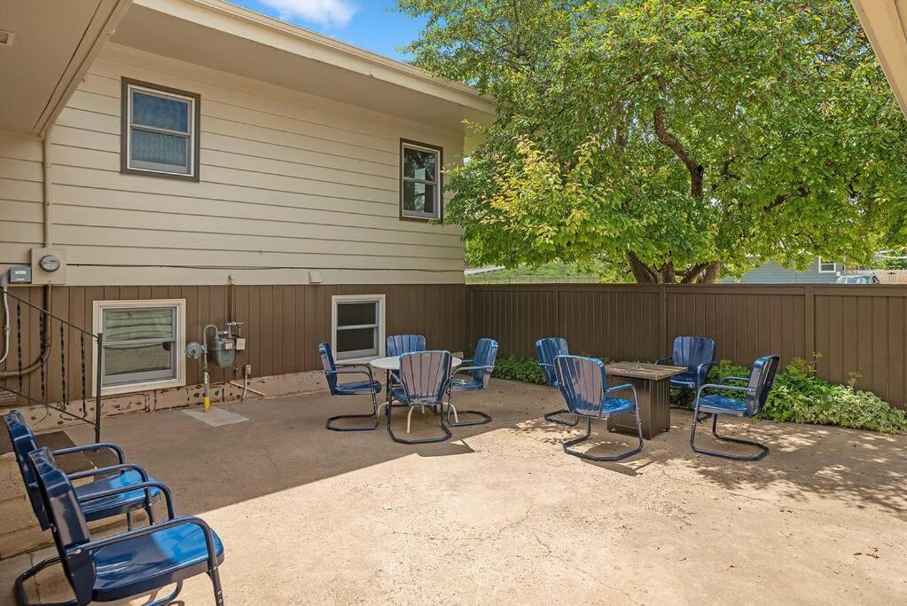 Mid-century Magic - Huge Space * Rapid City