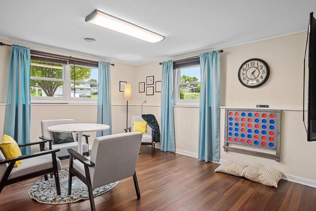 Mid-century Magic - Huge Space Holiday home Rapid City