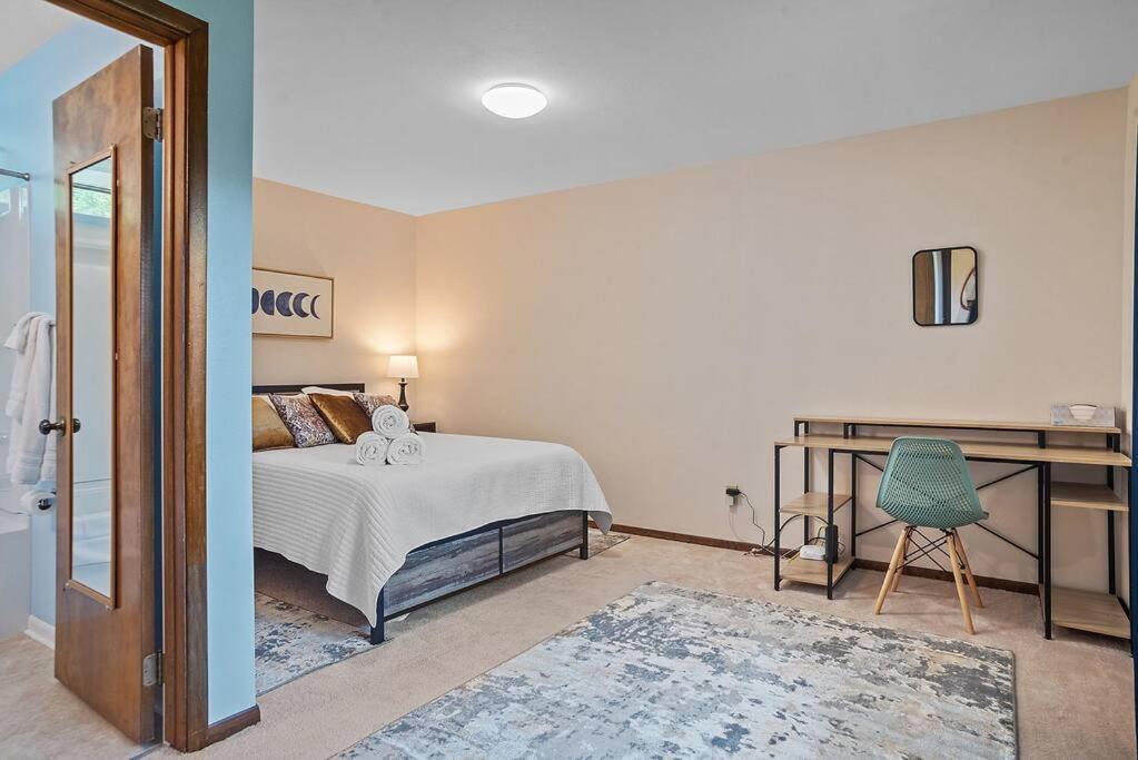 Mid-century Magic - Huge Space