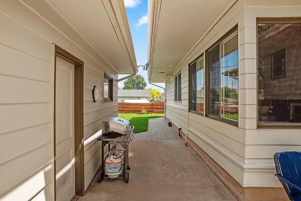 Mid-century Magic - Huge Space *