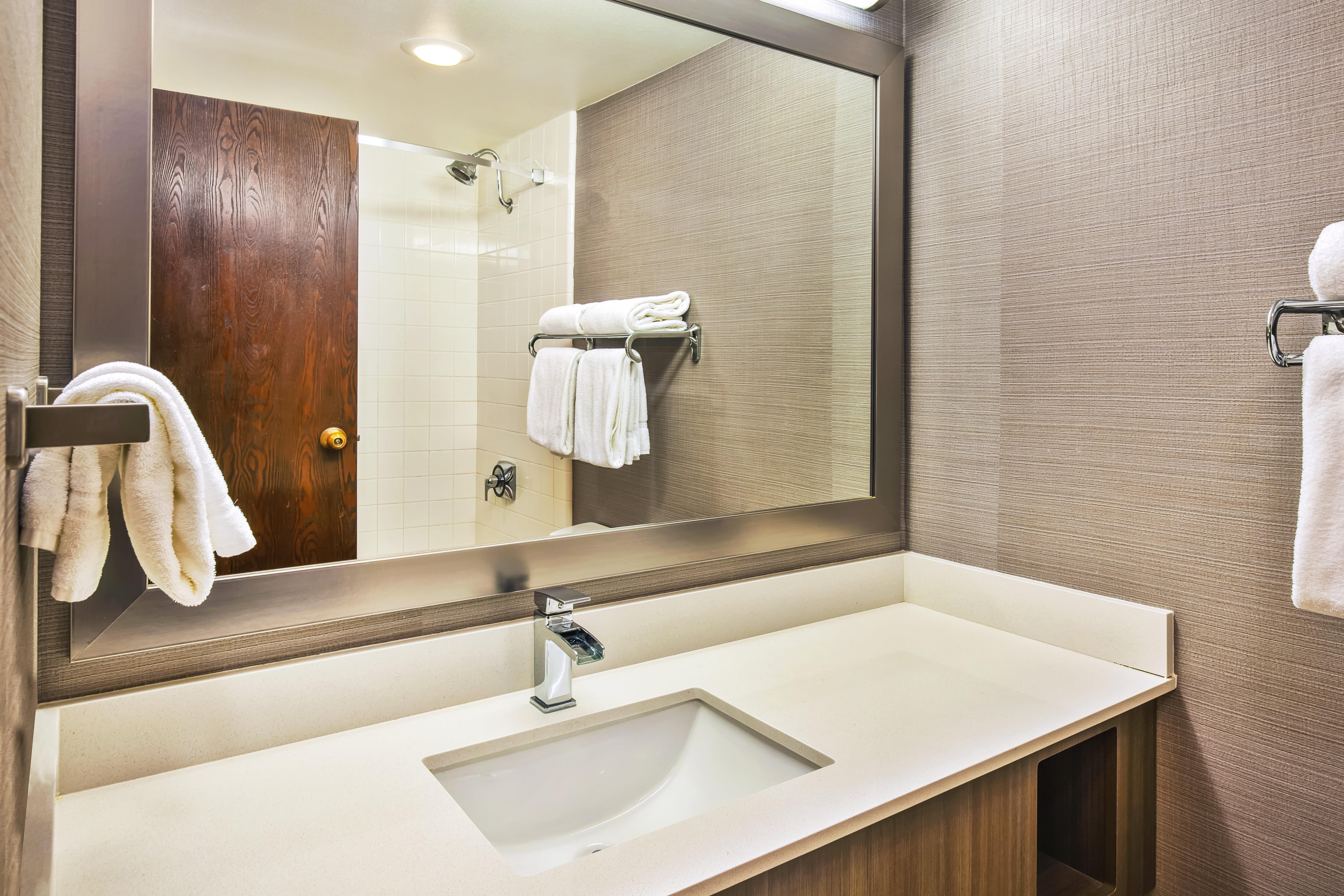 Doubletree By Hilton Rapid Downtown Convention Center Hotel