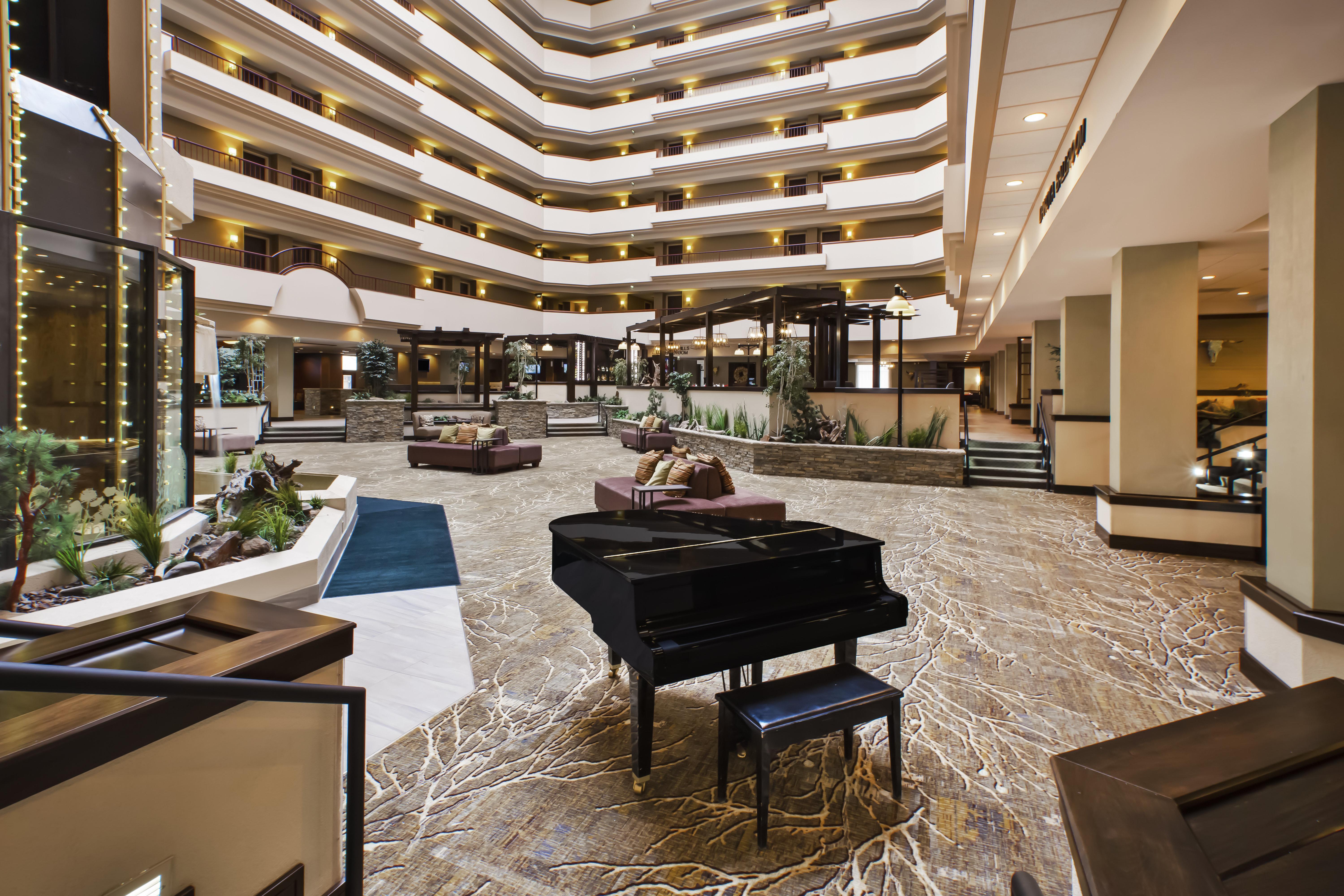 Doubletree By Hilton Rapid Downtown Convention Center Hotel