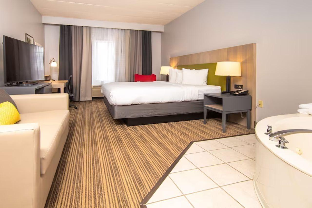 Hotel Country & By Radisson, Rapid City, Sd