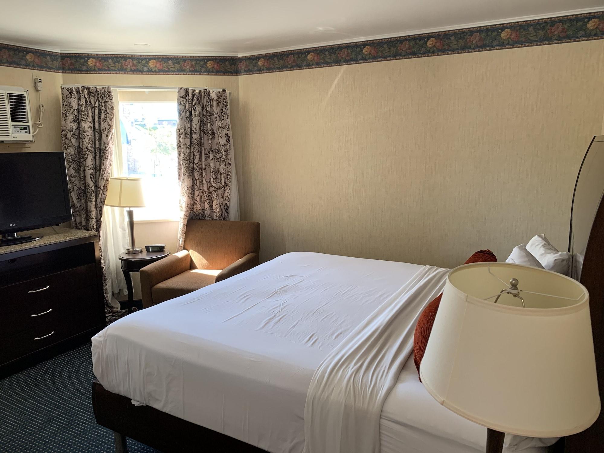 Travelodge By Wyndham Rapid 2*