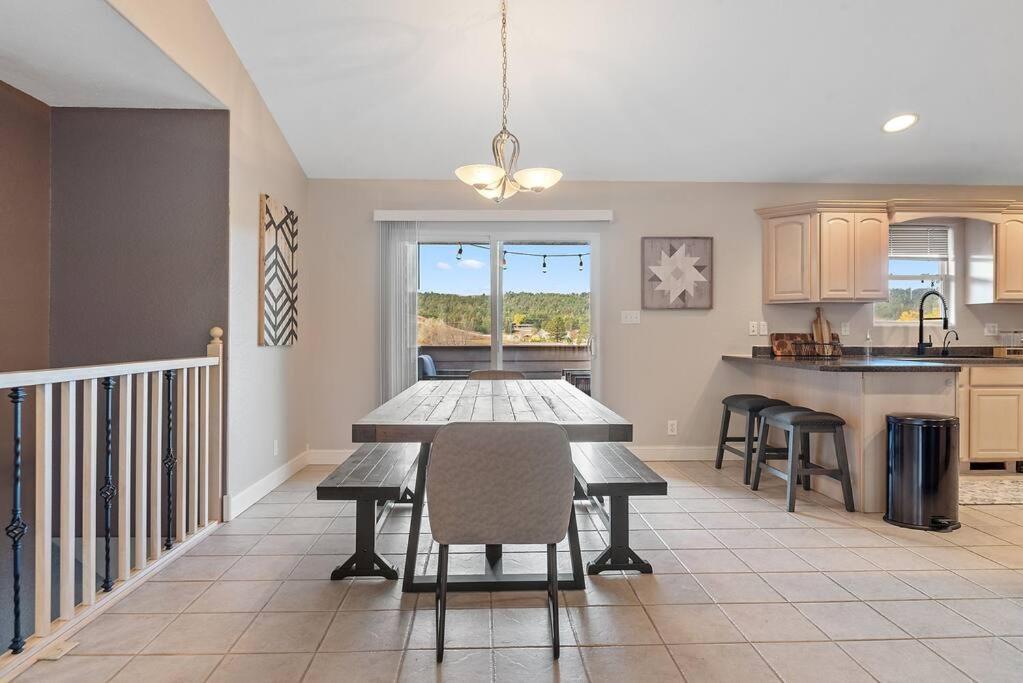 Modern Home-garage-scenic Patio Holiday home *