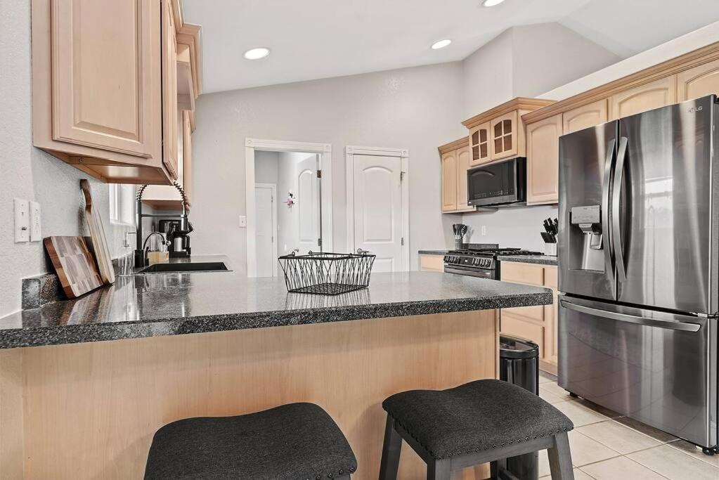 Modern Home-garage-scenic Patio * Rapid City