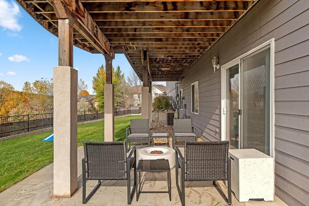Modern Home-garage-scenic Patio Holiday home Rapid City