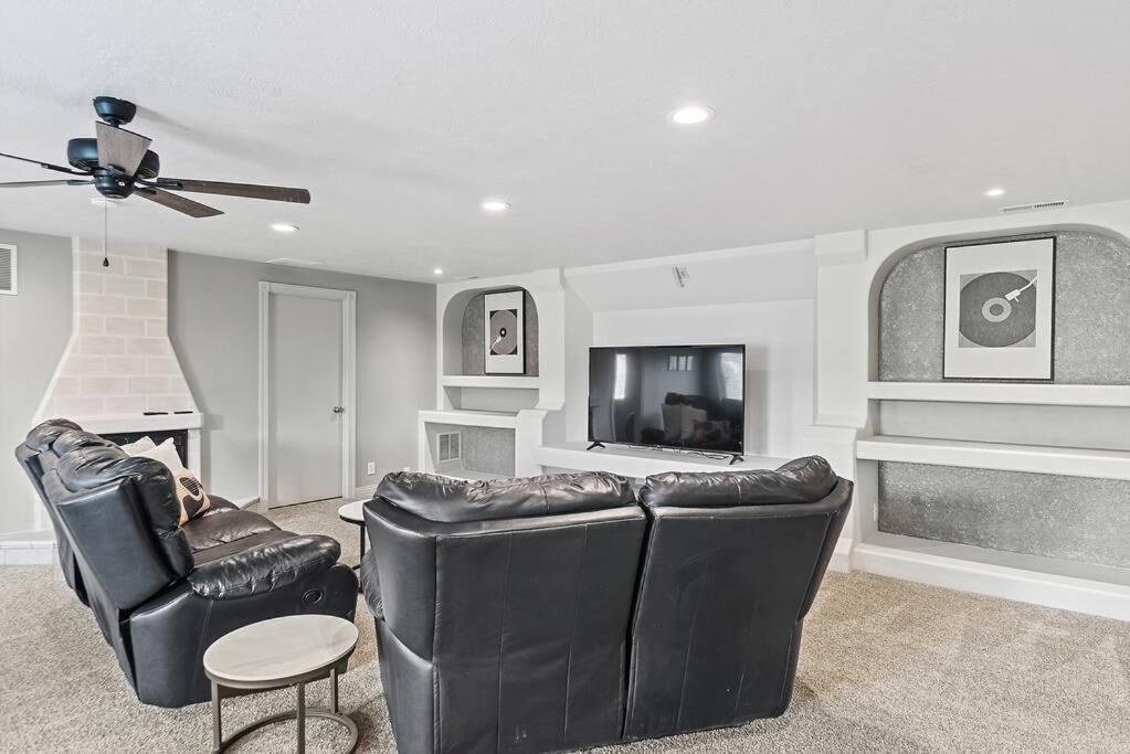 Modern Home-garage-scenic Patio Holiday home