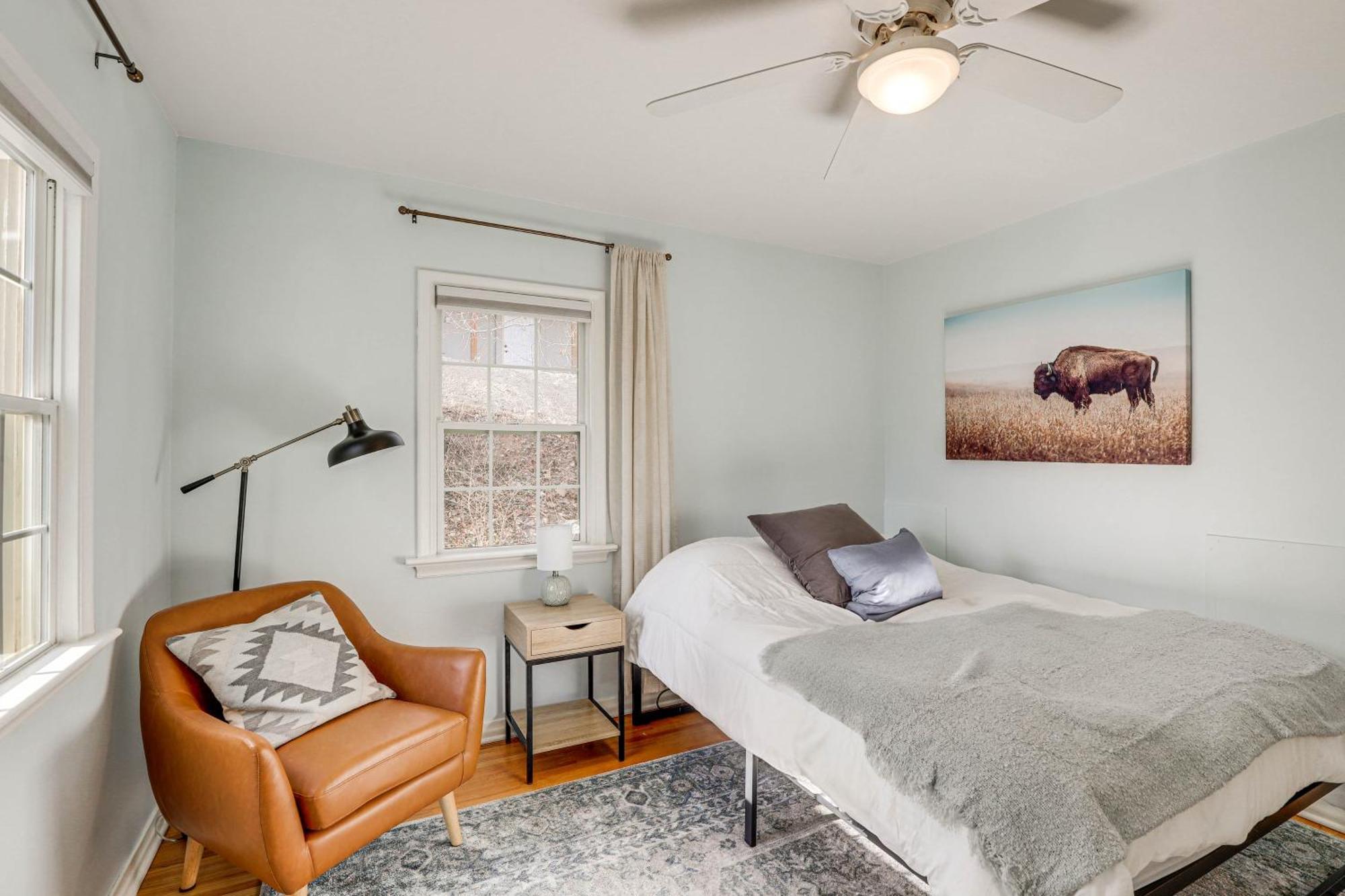 Holiday home Rapid With Sunroom And Fireplace! Rapid City