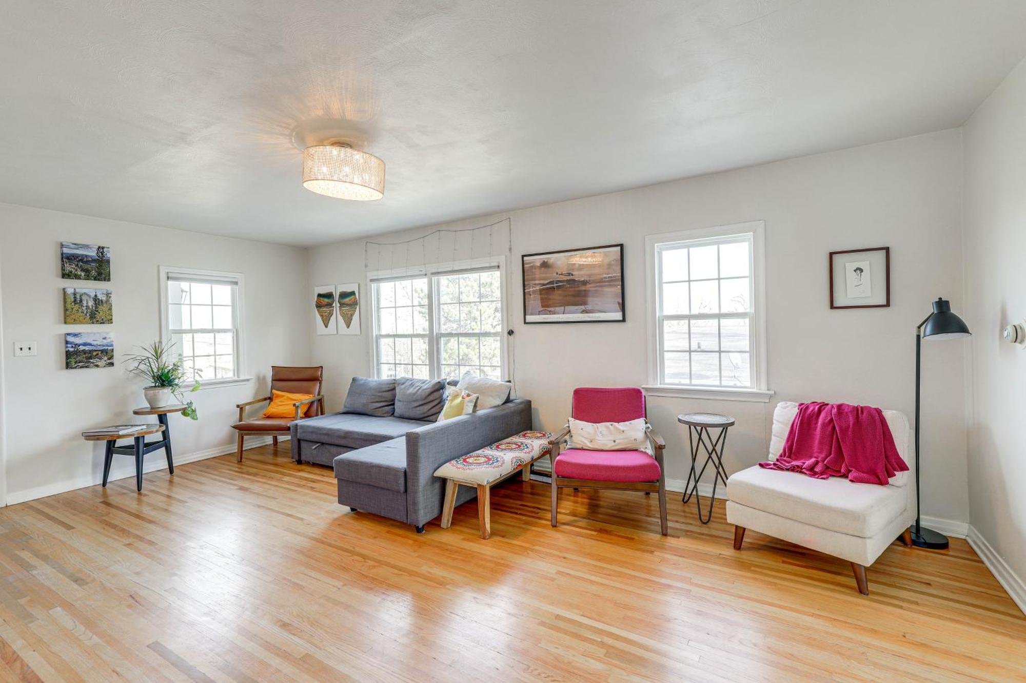 Rapid With Sunroom And Fireplace! *