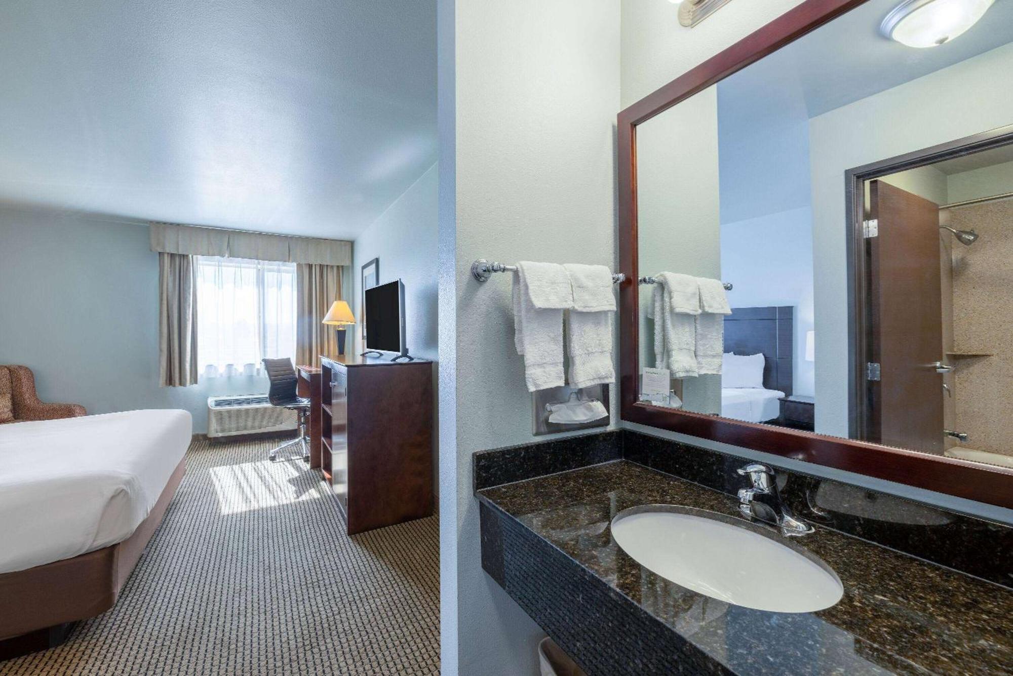 Baymont By Wyndham Rapid Hotel 3*
