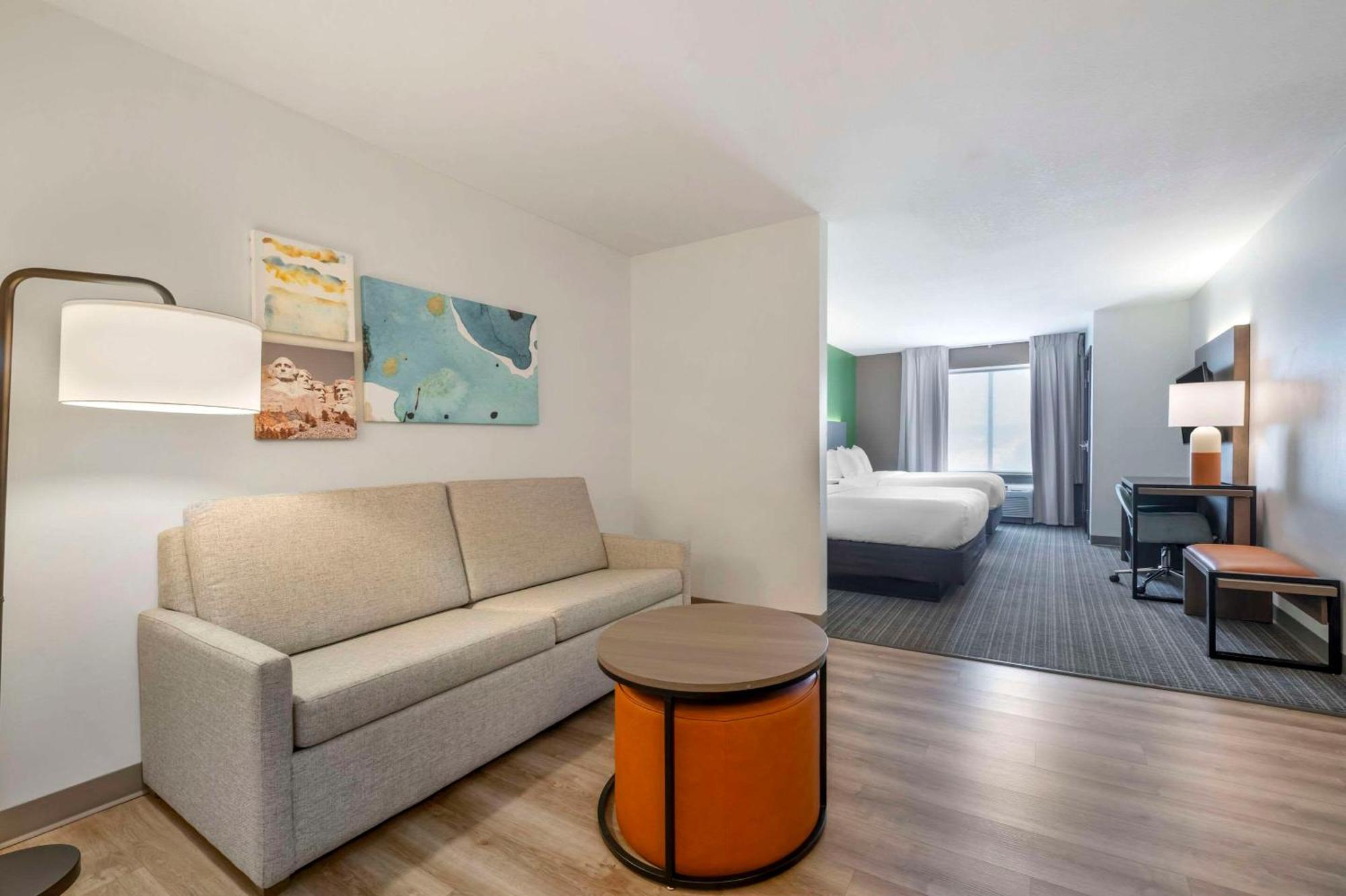 Comfort Conference Center Rapid Hotel 3*