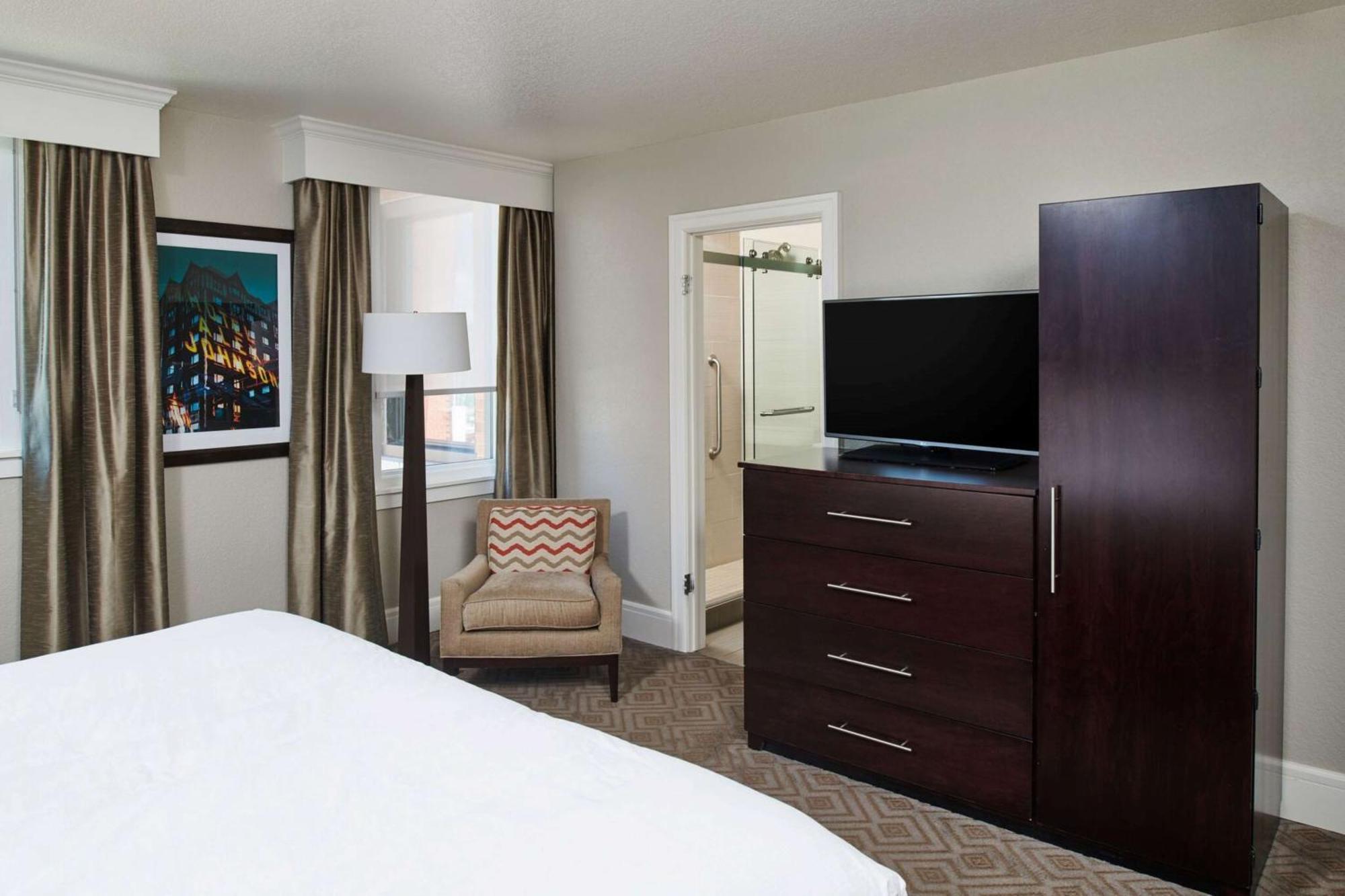 Alex Johnson Rapid City, Curio Collection By Hilton 4* Rapid City