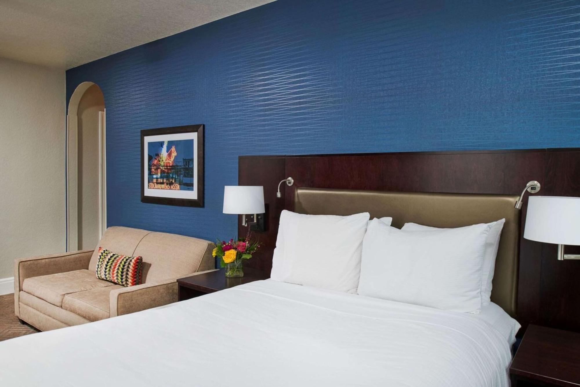 Alex Johnson Rapid City, Curio Collection By Hilton