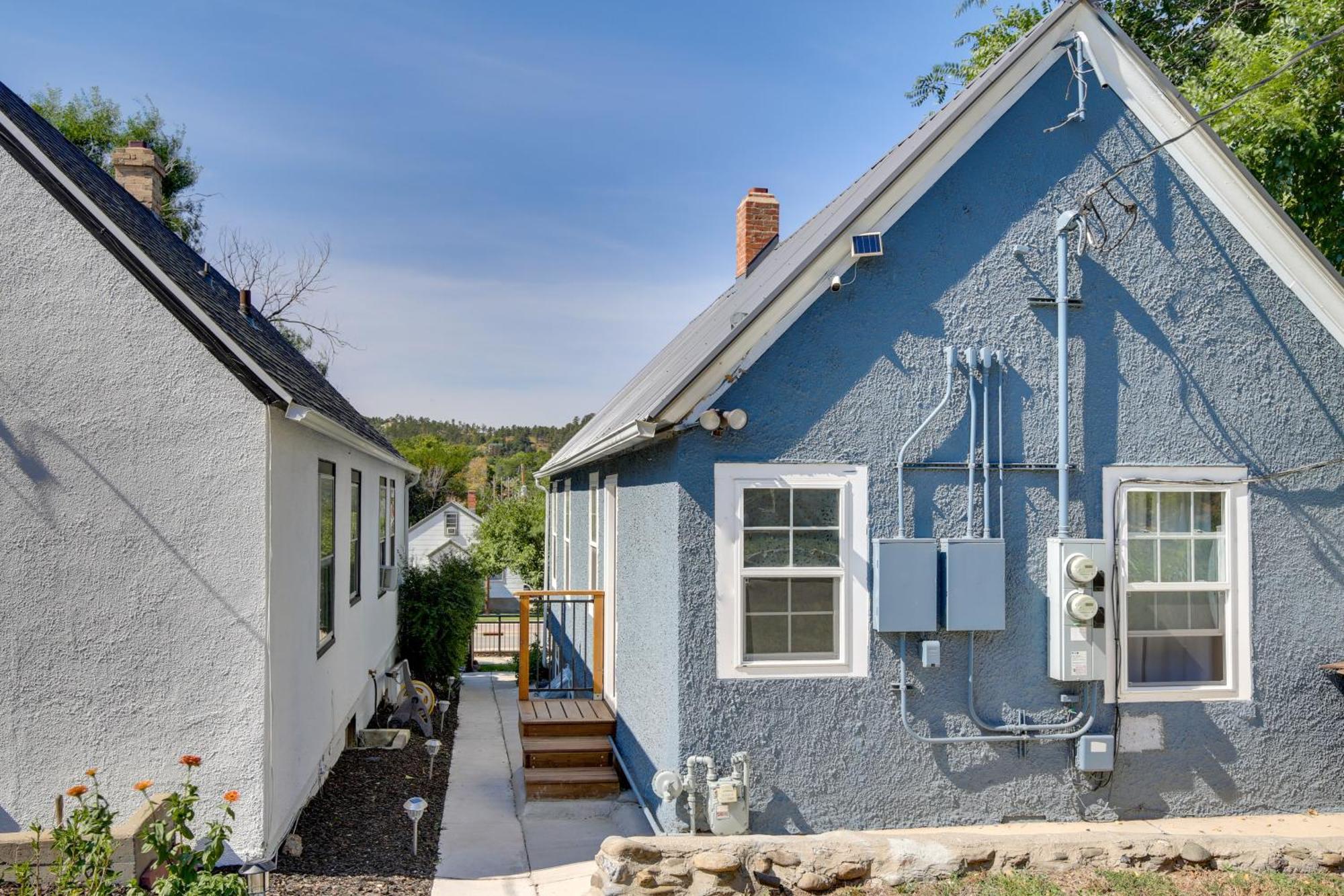 Centrally Located Near Downtown Rapid City! Apartment