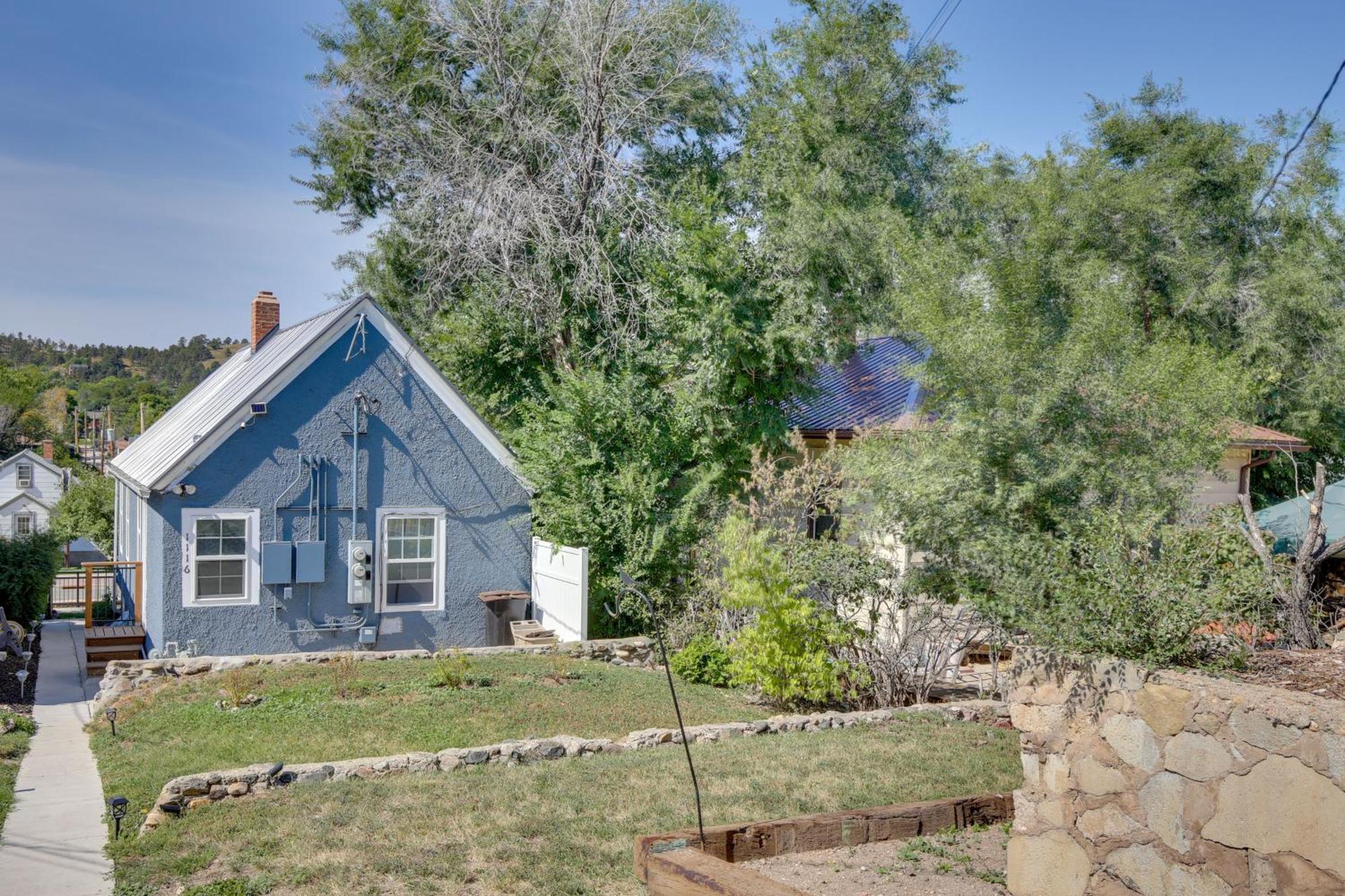 Centrally Located Near Downtown Rapid City! Apartment
