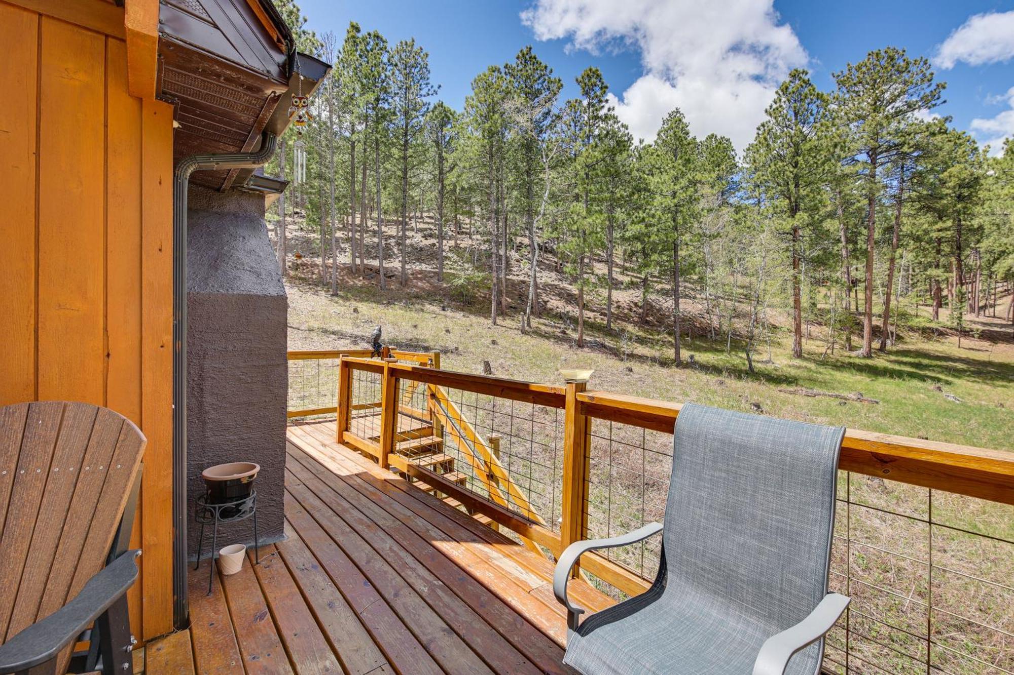 Modern Black Hills With Loft And Wraparound Deck Holiday home Rapid City