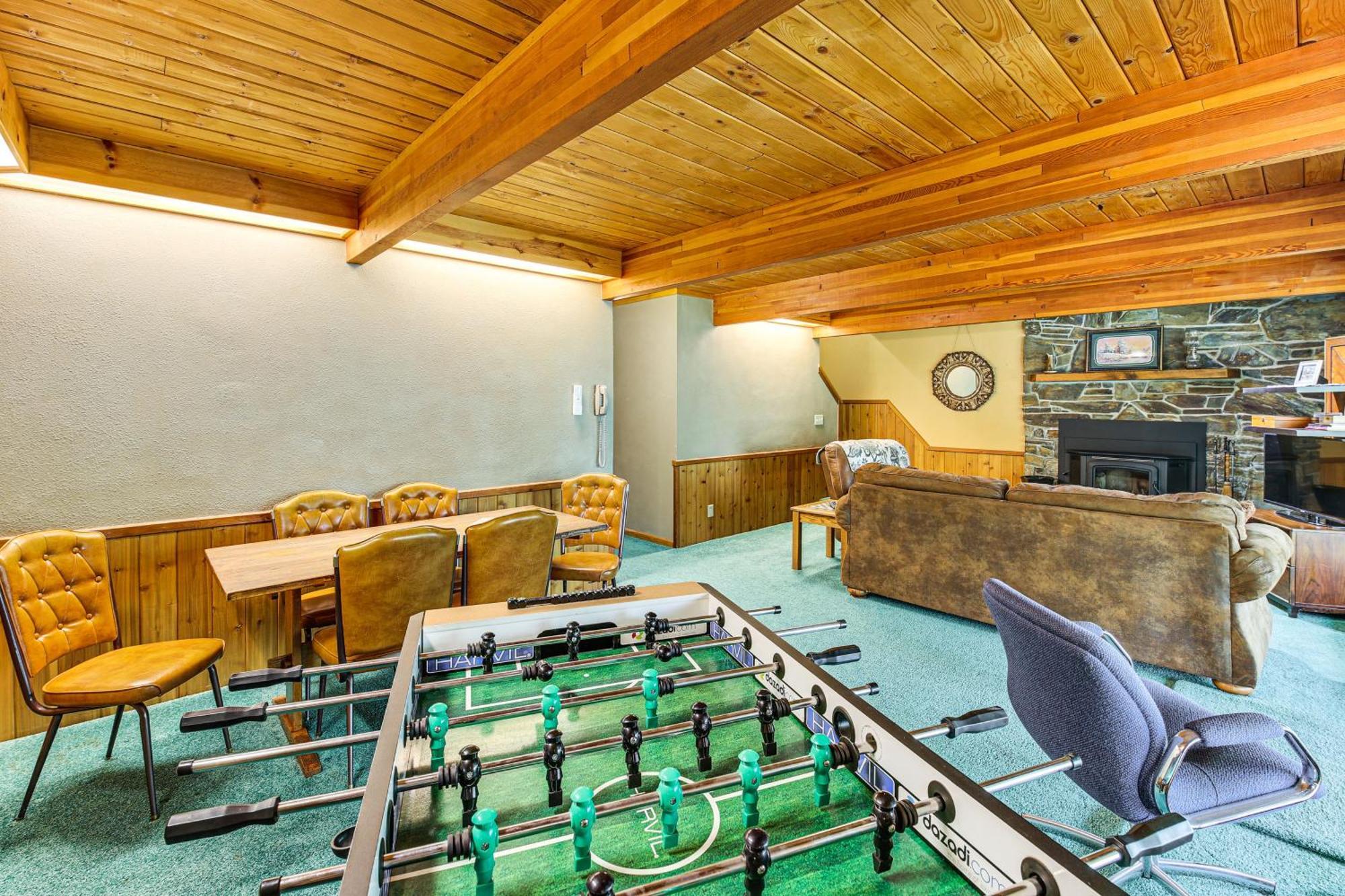 Modern Black Hills With Loft And Wraparound Deck Rapid City