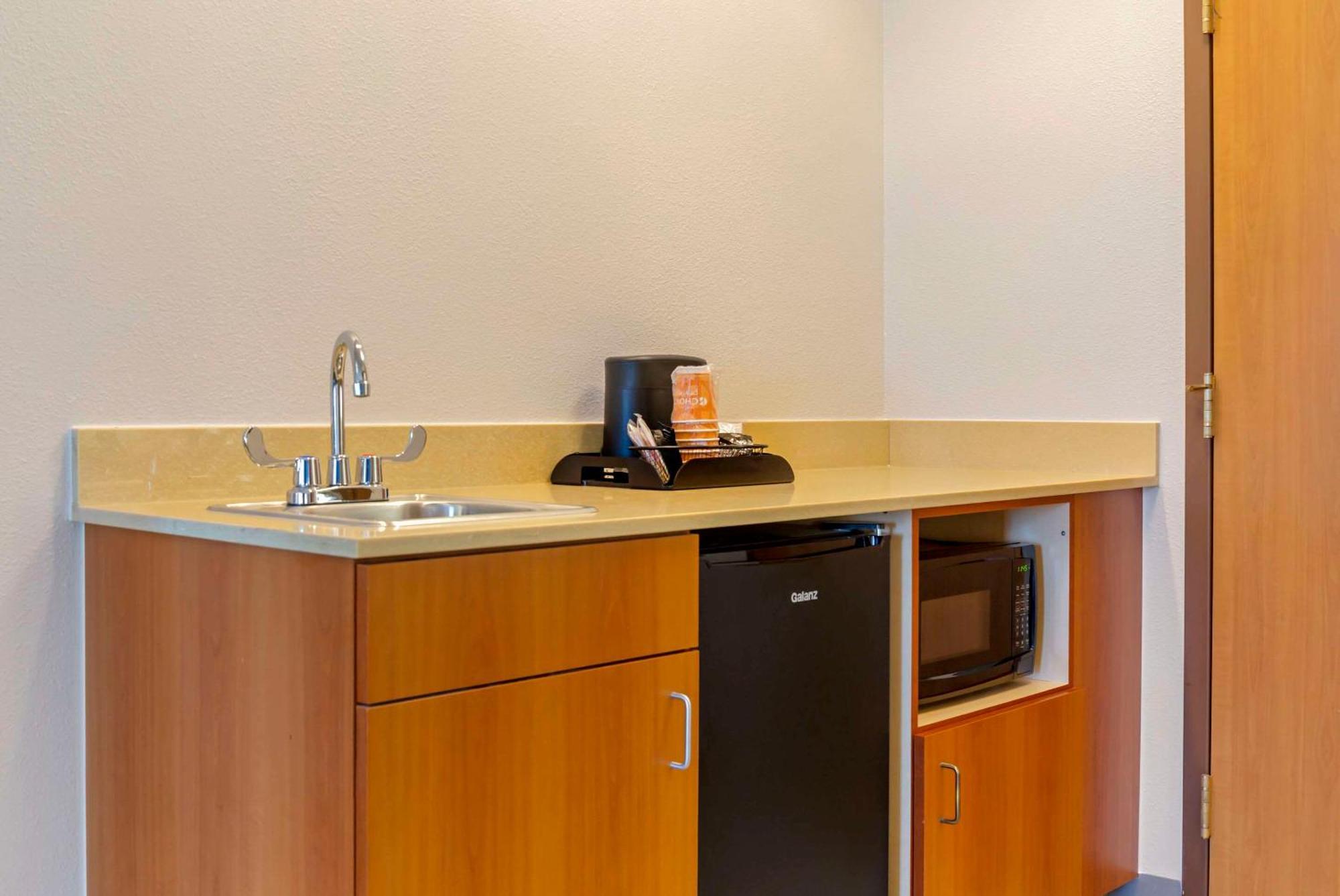 Comfort & Rapid Near Mt Rushmore Hotel 3*