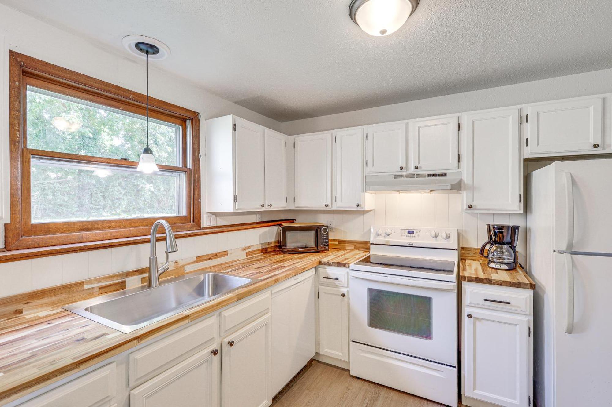 Quiet Rapid Getaway - Near Dinosaur Park!