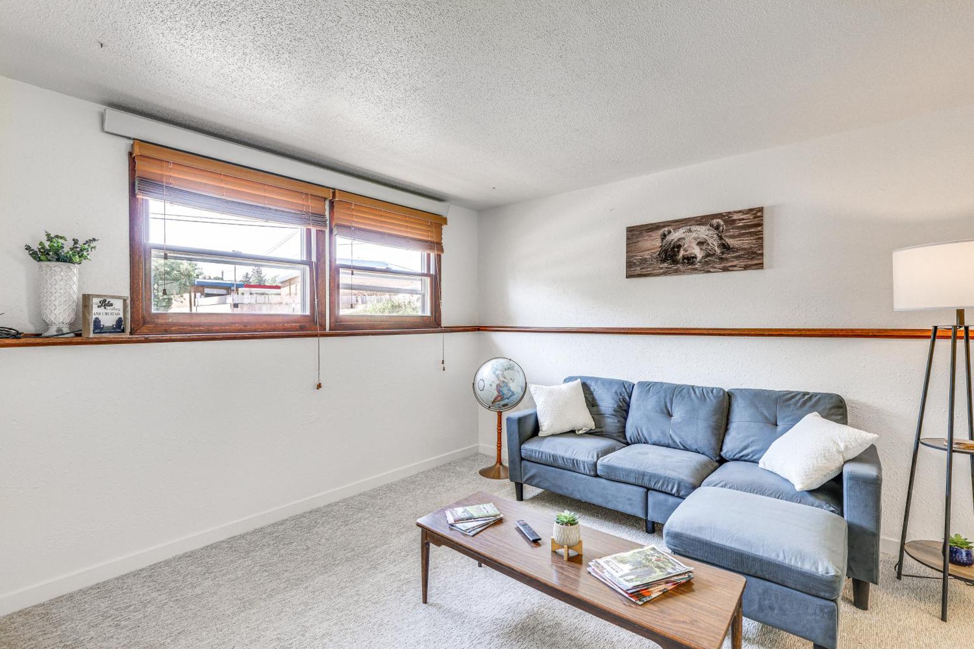 Apartment Quiet Rapid Getaway - Near Dinosaur Park!