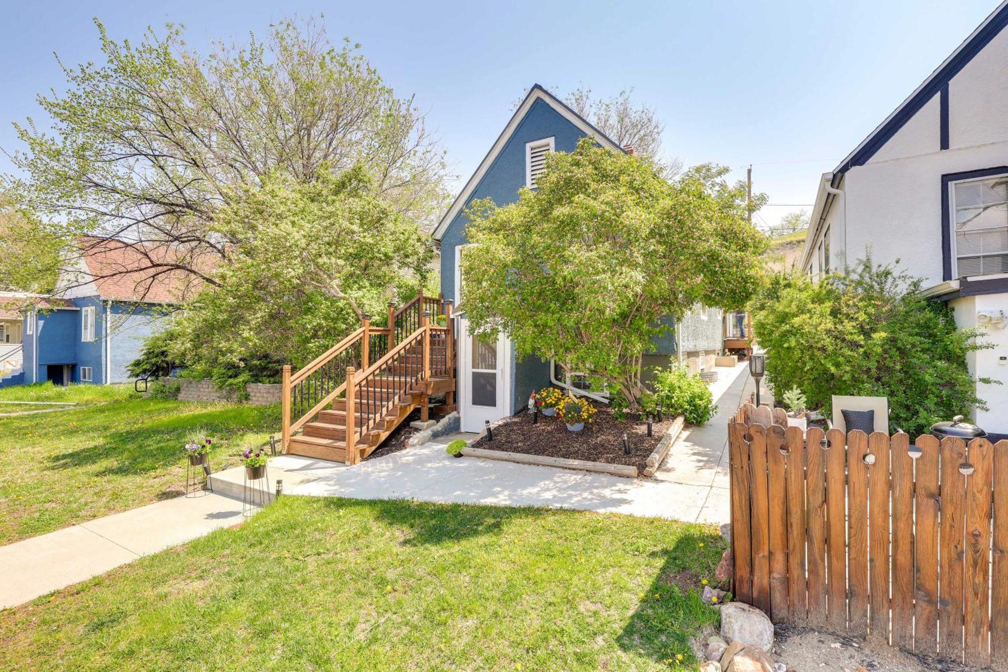 Historic Vacation In Downtown Rapid City! Apartment