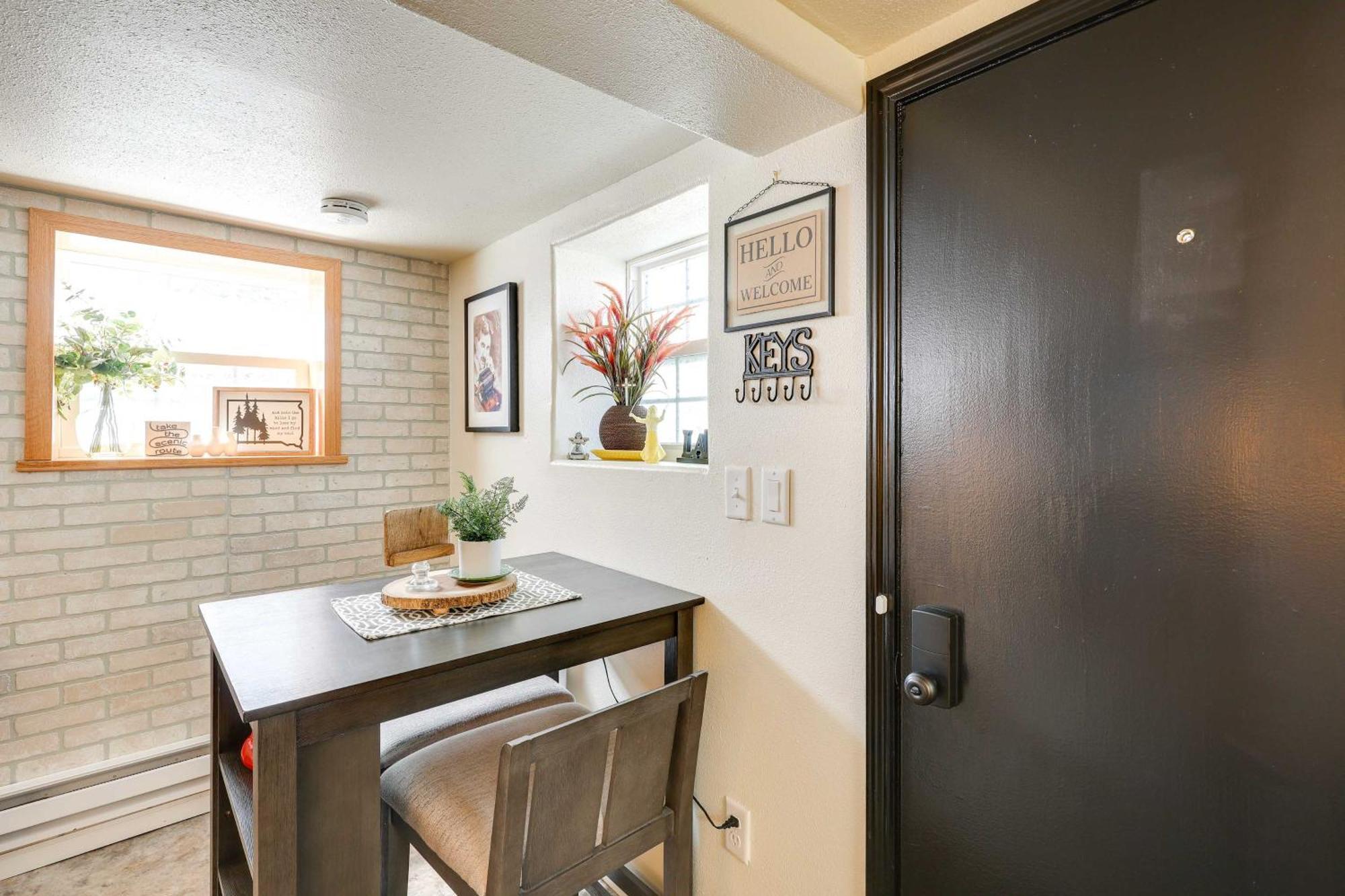 Apartment Centrally Located Near Downtown Rapid City! *