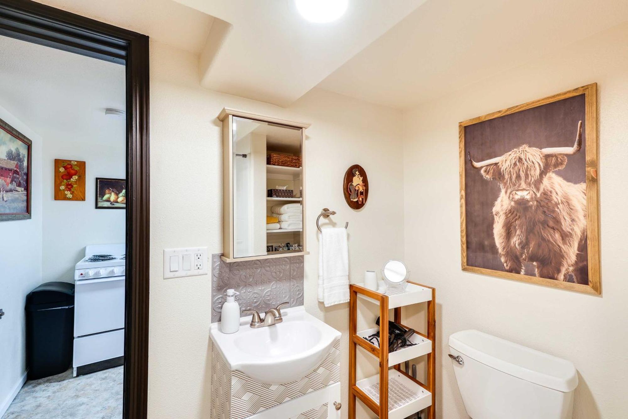 Apartment Centrally Located Near Downtown Rapid City! Rapid City