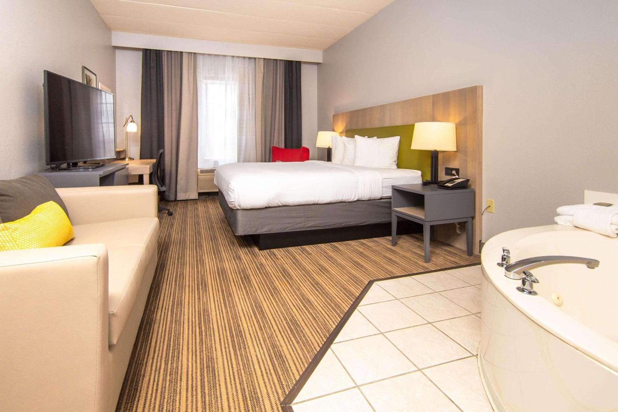 Country & By Radisson, Rapid City, Sd 3*