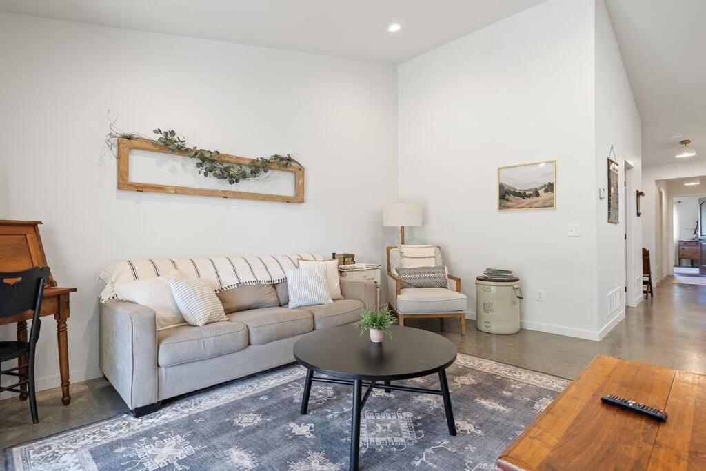 Urban Charm Nest
