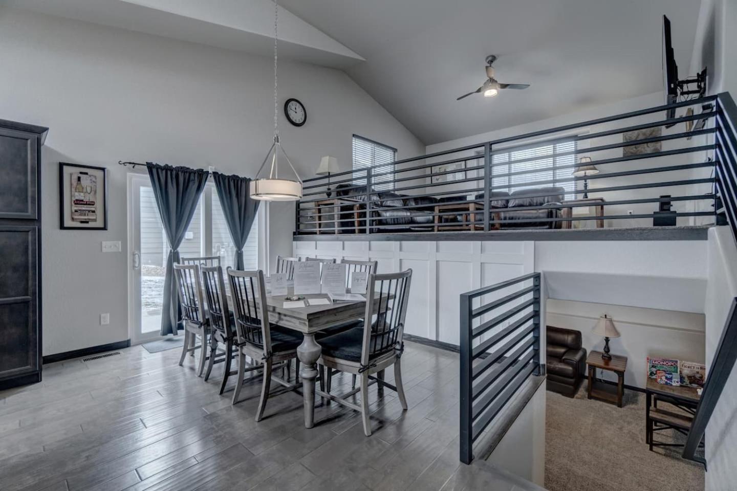 Executive Golf Club Red Rocks Home, Locally Owned! Holiday home Rapid City