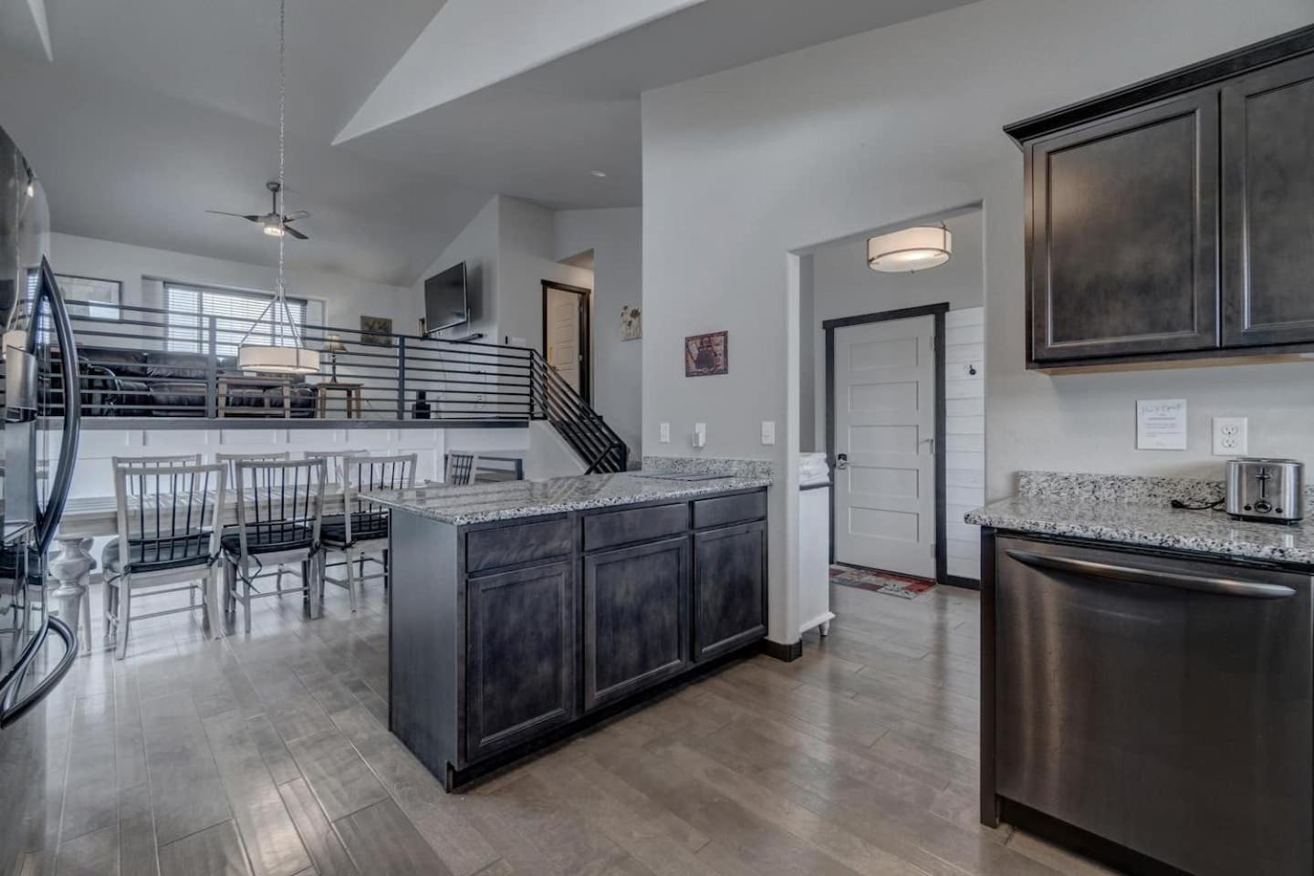 Executive Golf Club Red Rocks Home, Locally Owned! Holiday home Rapid City