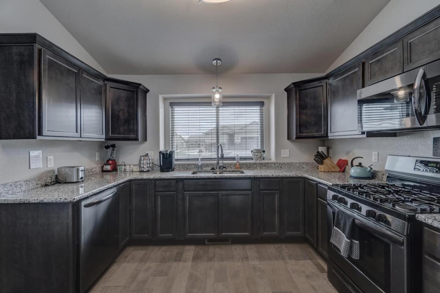 Executive Golf Club Red Rocks Home, Locally Owned! Holiday home