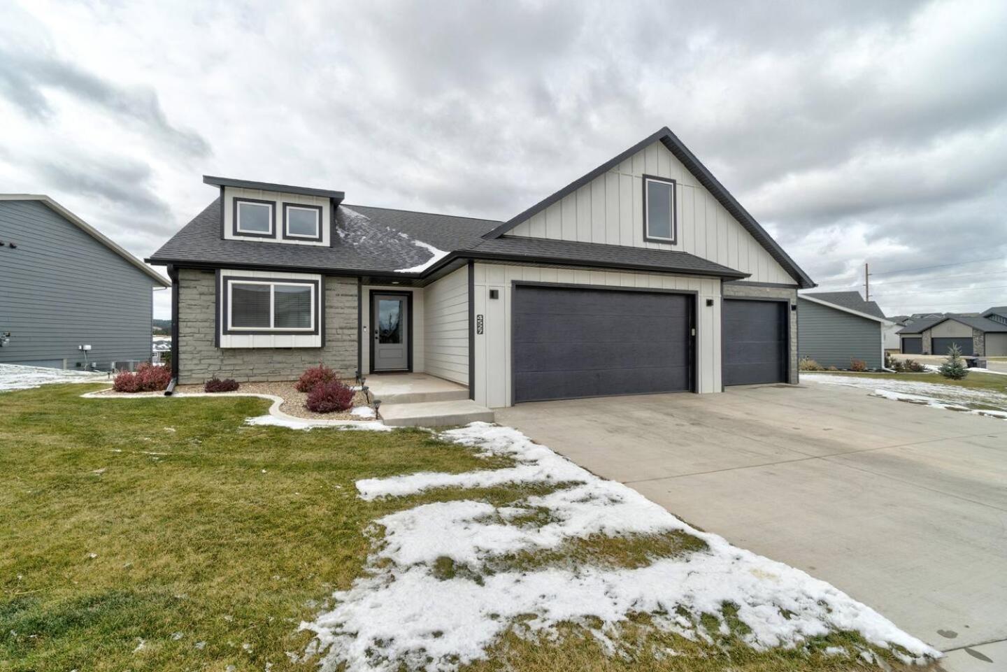 Executive Golf Club Red Rocks Home, Locally Owned! Holiday home
