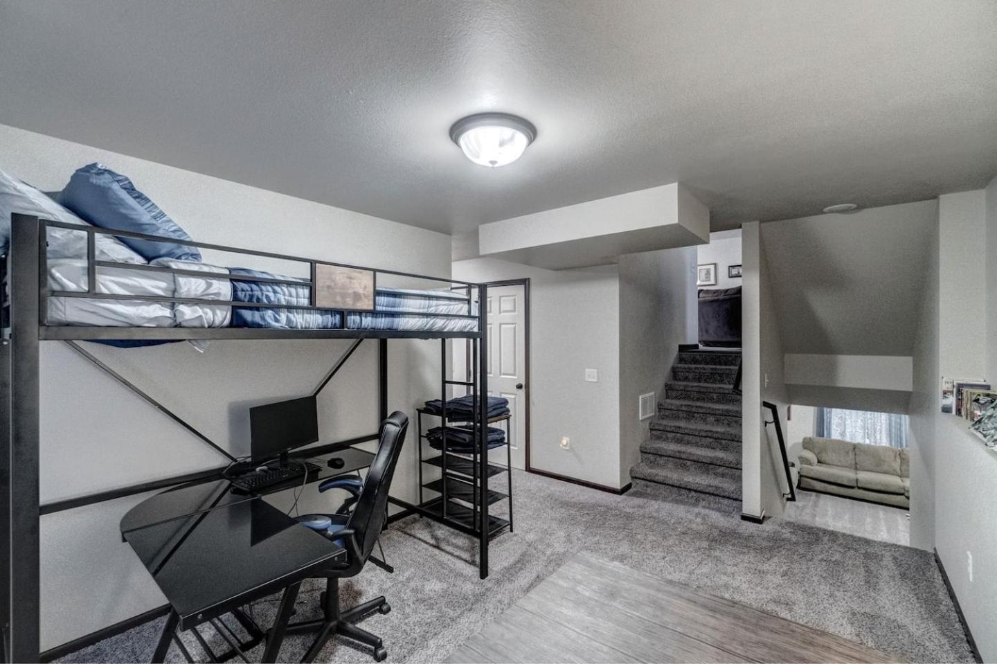 Holiday home Family Friendly, Locally Owned, On A Hill! Rapid City