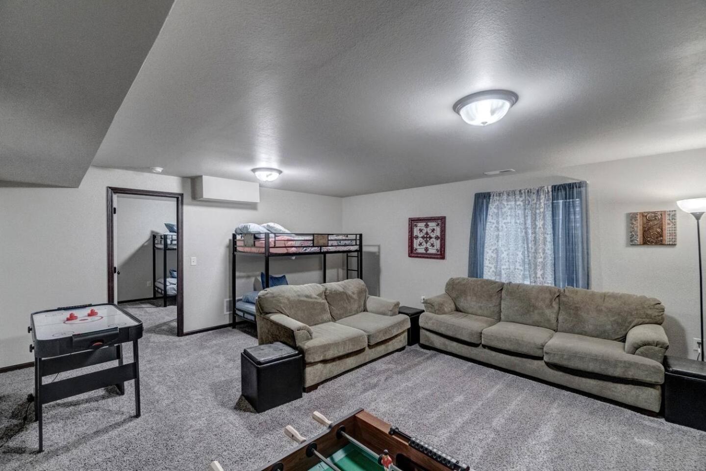 Family Friendly, Locally Owned, On A Hill! Rapid City