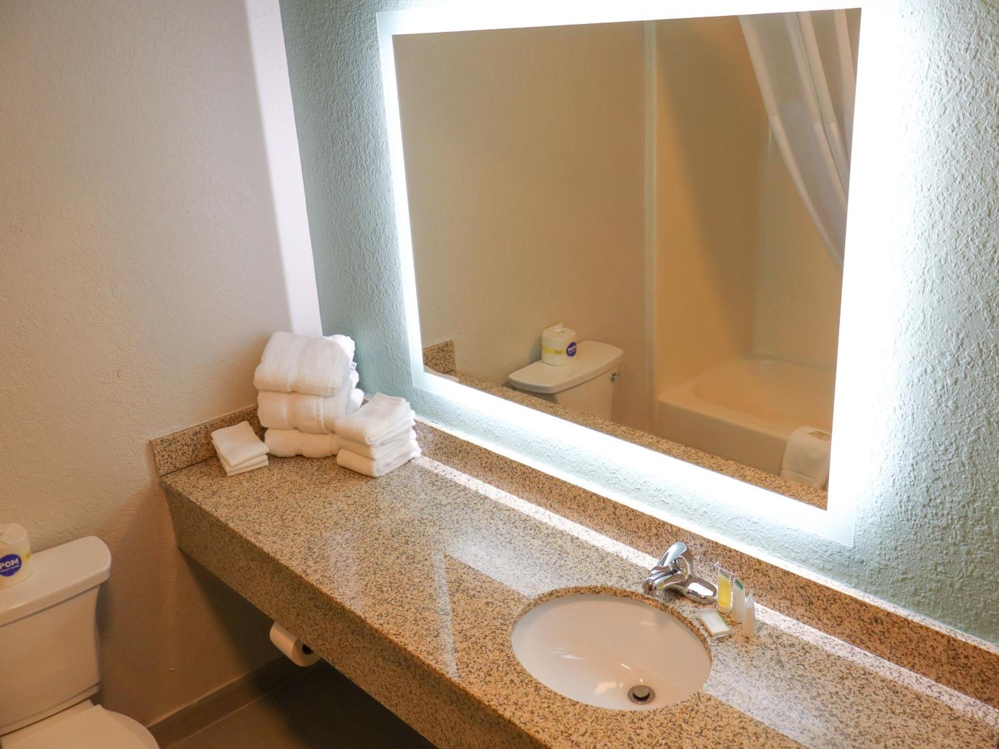 Hotel Travelodge By Wyndham Rapid - Black Hills 3*