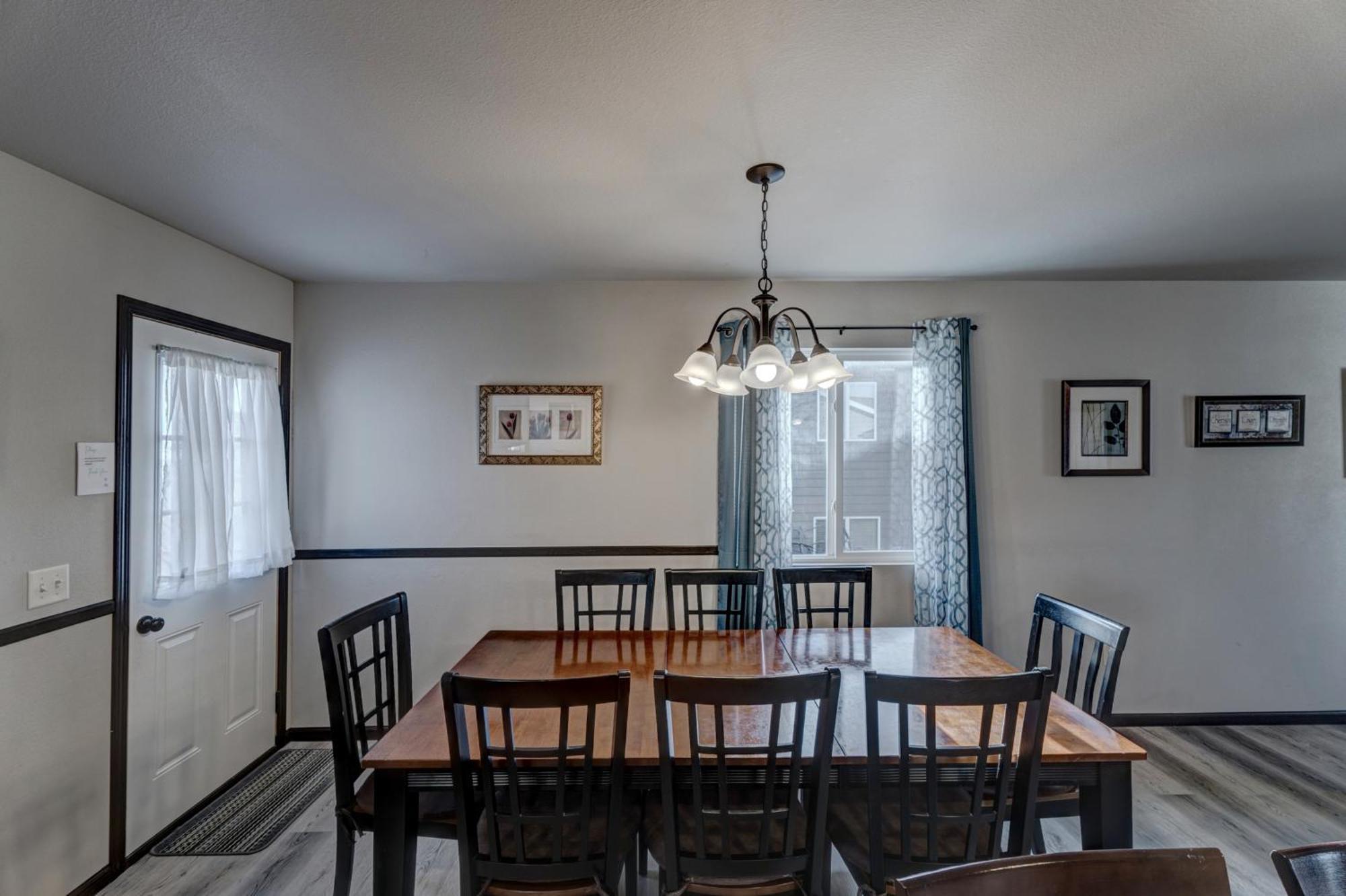 Family Friendly, Locally Owned, On A Hill! Holiday home Rapid City