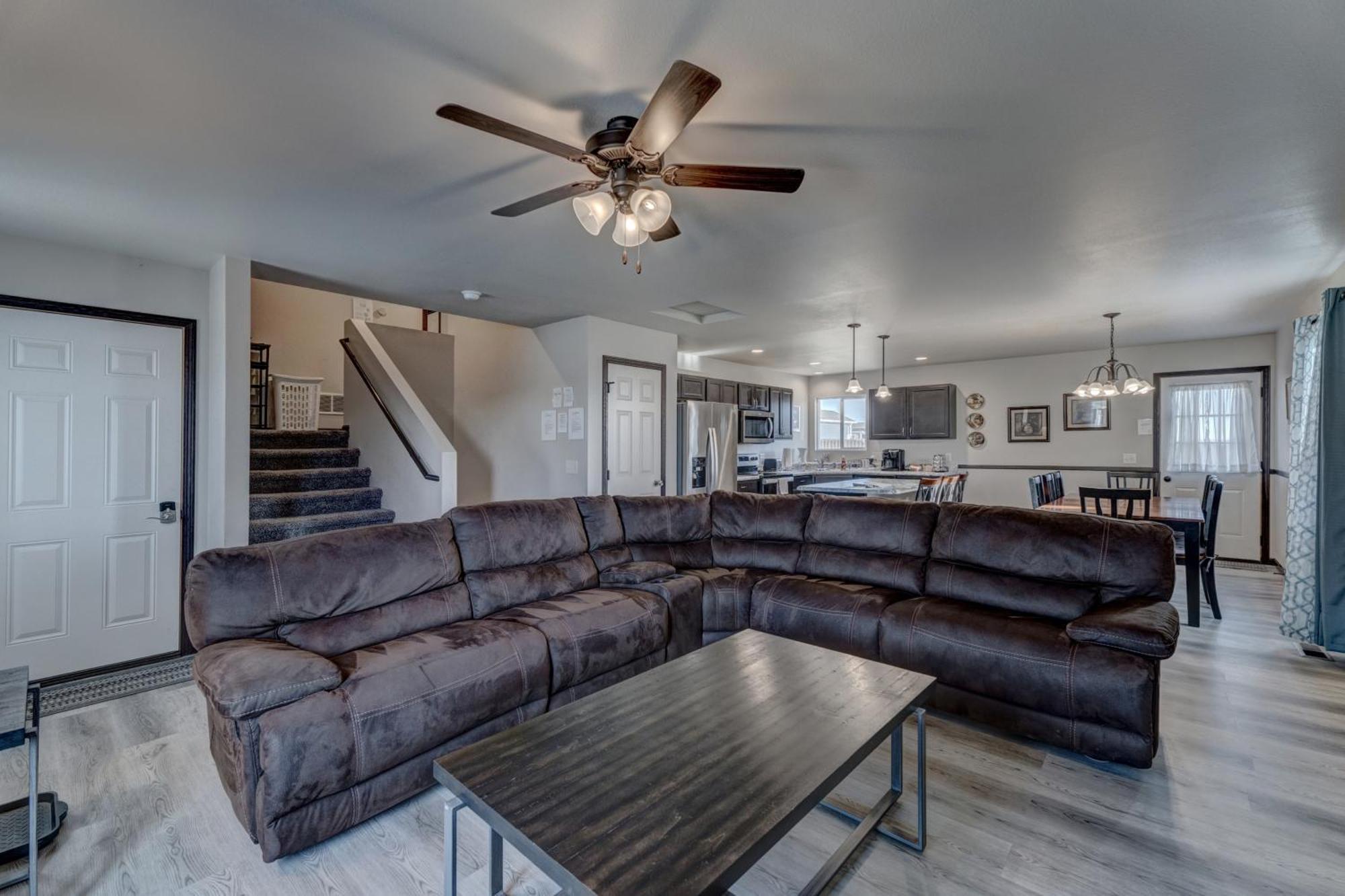 Family Friendly, Locally Owned, On A Hill! Holiday home Rapid City